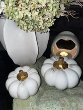 Load image into Gallery viewer, Pumpkins with gold
